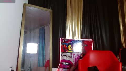 Snapshot of latex_rose_daniels chatting on December 2024 10:57:02 PM ROSE online show from December 2024 10:57:02 PM