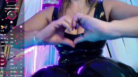 Snapshot of latex_rose_daniels chatting on March 2025 10:49:02 PM ROSE online show from March 2025 10:49:02 PM