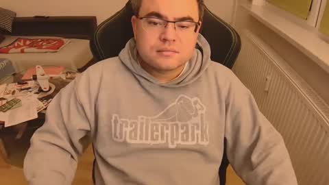 latexboy893 online show from December 2025 09:33:01 PM