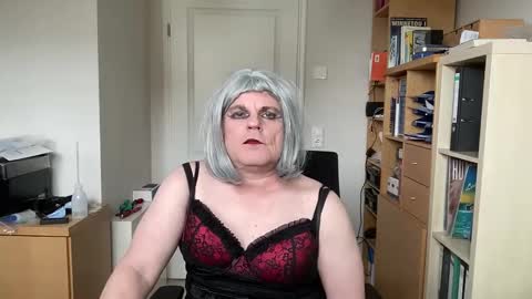 latexdoreen online show from February 2026 11:25:02 AM