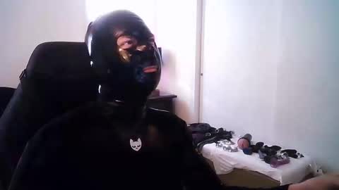 latexminheadroom online show from October 2025 07:10:02 PM