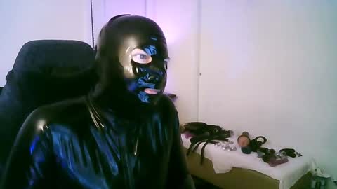 latexminheadroom online show from October 2025 01:09:02 AM