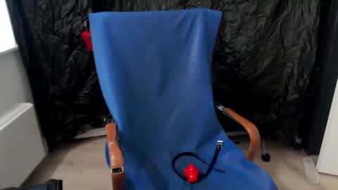 latexslaafboy online show from December 2024 11:29:01 AM