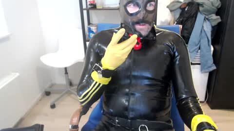latexslaafboy online show from February 2025 08:18:02 AM