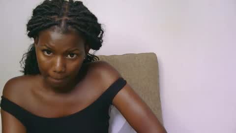 latiffaah_xx online show from April 2026 02:12:02 AM