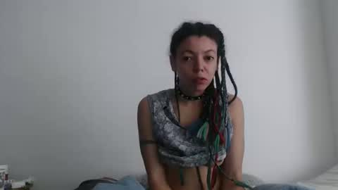 Latinacoka online show from November 2025 12:37:02 PM