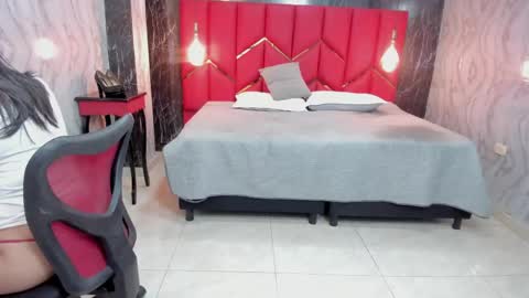 EMMA   online show from April 2026 03:06:01 PM