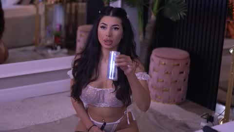 Latina online show from March 2026 05:50:02 PM