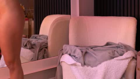 Latina online show from April 2026 04:51:02 PM