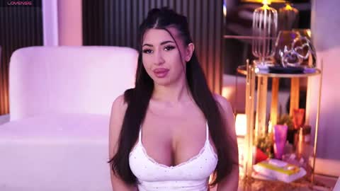 Snapshot of latinaloco chatting on April 2026 06:21:02 PM Latina online show from April 2026 06:21:02 PM