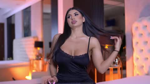 Snapshot of latinaloco chatting on May 2026 06:04:01 PM Latina online show from May 2026 06:04:01 PM