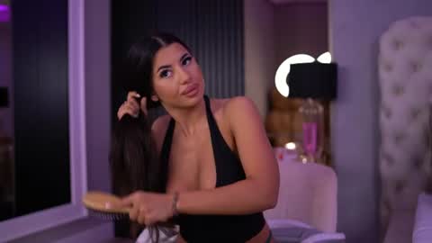 Latina online show from July 2026 07:38:02 PM