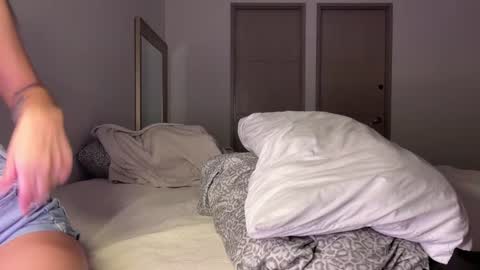 Hi -  online show from February 2025 03:11:02 AM