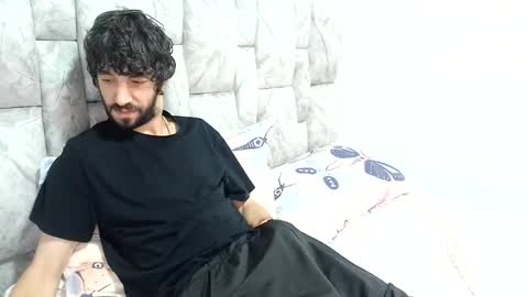 Snapshot of latinlustandfrenchkiss chatting on June 2026 02:23:01 PM latinlustandfrenchkiss online show from June 2026 02:23:01 PM