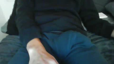 latinman7945 online show from December 2025 06:19:01 AM