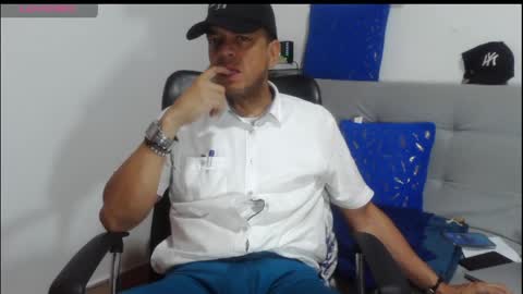 latinmartin254 online show from April 2026 01:59:01 PM