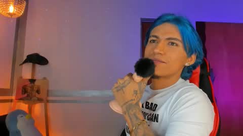 latino_boysmiles online show from February 2026 01:28:02 AM