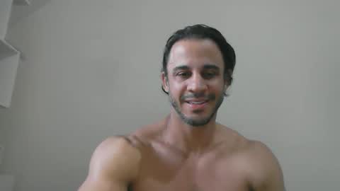 latino_rodri online show from May 2026 05:49:01 AM