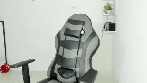 latinoalpha73 online show from February 2026 12:01:02 PM