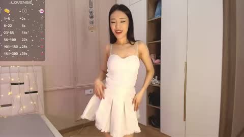 Snapshot of laumalove chatting on April 2026 02:31:01 AM Lauma online show from April 2026 02:31:01 AM