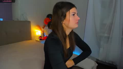 Laura online show from October 2025 06:17:01 AM