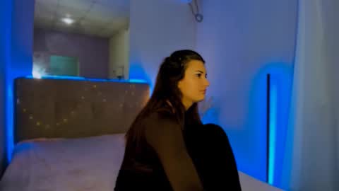 Laura online show from November 2025 06:34:02 AM