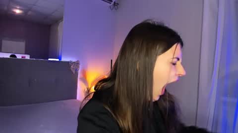 Laura online show from July 2026 05:01:01 AM