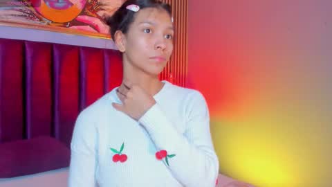 Laura online show from November 2025 12:49:02 PM