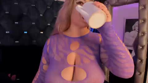 Laura Bassi online show from September 2025 04:03:01 AM