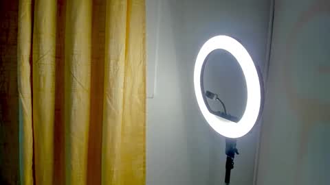 Laura Bassi online show from March 2026 02:18:02 AM