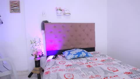 Snapshot of laura_candy02 chatting on September 2025 02:15:02 AM LAURA online show from September 2025 02:15:02 AM