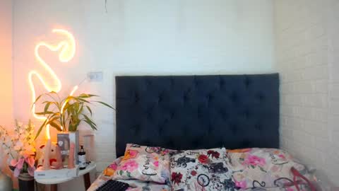 LAURA online show from April 2026 04:26:02 PM