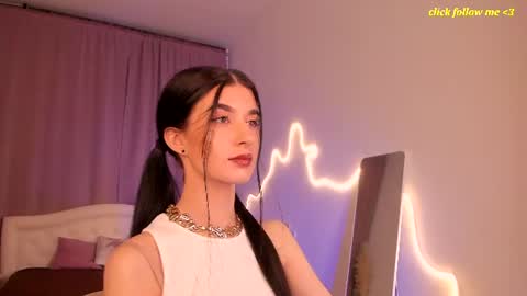Snapshot of laura_coy chatting on July 2026 09:00:02 PM Laura online show from July 2026 09:00:02 PM