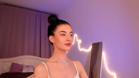 Snapshot of laura_coy chatting on July 2026 08:13:02 PM Laura online show from July 2026 08:13:02 PM