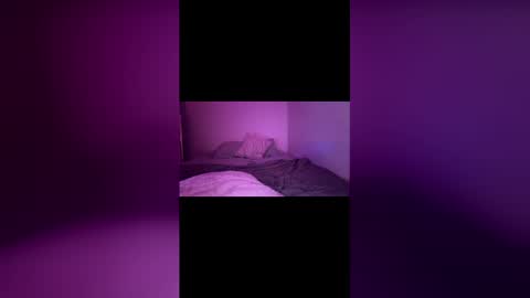 laura online show from March 2026 02:04:02 AM