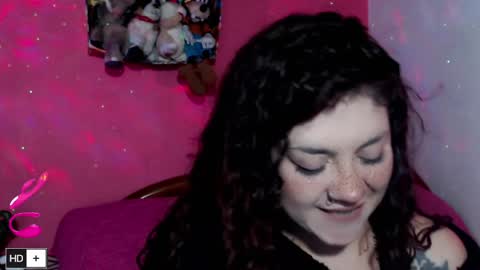weedcam Curly Laura OF    online show from April 2026 08:45:02 PM