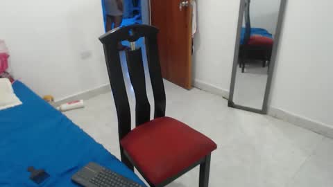 laura_foxx2379 online show from November 2025 06:11:02 PM