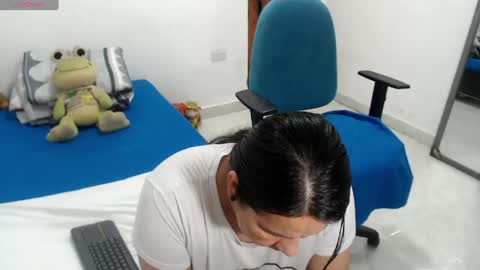 Snapshot of laura_foxx2379 chatting on July 2026 04:23:01 PM laura_foxx2379 online show from July 2026 04:23:01 PM