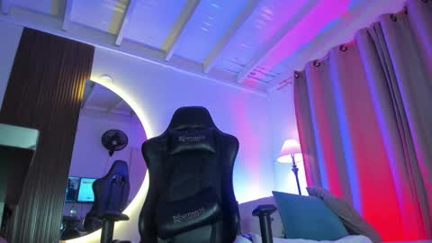 Lura online show from September 2025 11:32:01 AM