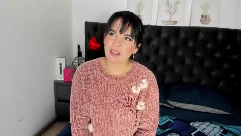 laura hotties online show from February 2026 01:21:01 PM