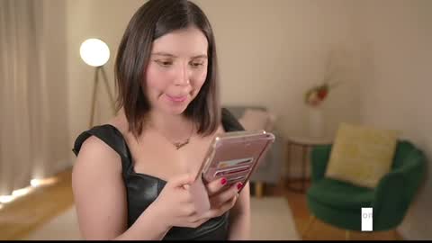 Laura Lee. online show from January 2025 05:52:02 AM