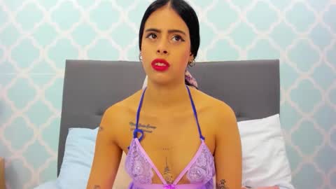 L A U R A online show from January 2026 12:11:01 PM