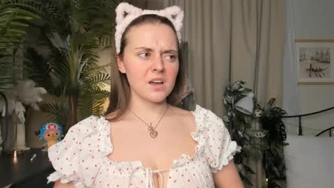Snapshot of laura_mutti chatting on May 2026 04:03:02 PM Samantha online show from May 2026 04:03:02 PM