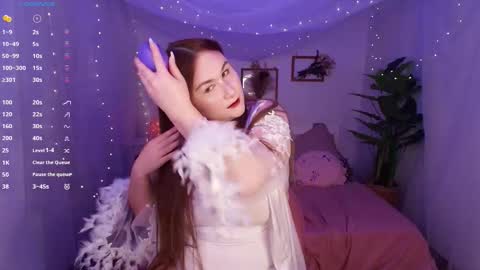 Miss Laura online show from December 2025 08:23:01 AM