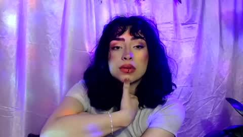 laura_pink01 online show from February 2025 02:28:01 AM