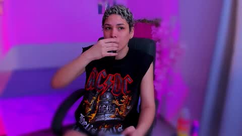 Laura Rose online show from November 2025 06:07:01 PM