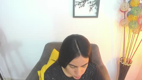 LAURA SOE online show from January 2025 12:59:02 PM