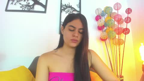 LAURA SOE online show from January 2025 01:28:01 PM