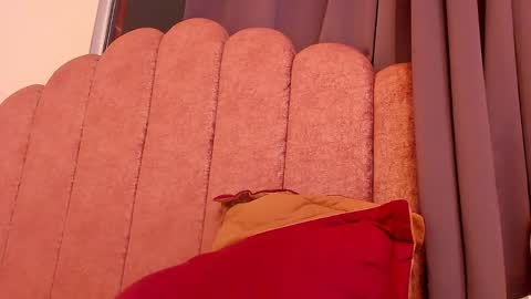 LAURA SOE online show from April 2026 01:08:01 AM