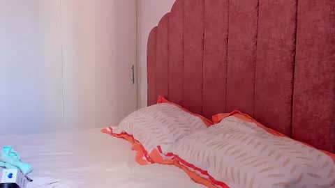 LAURA SOE online show from July 2026 01:04:01 PM